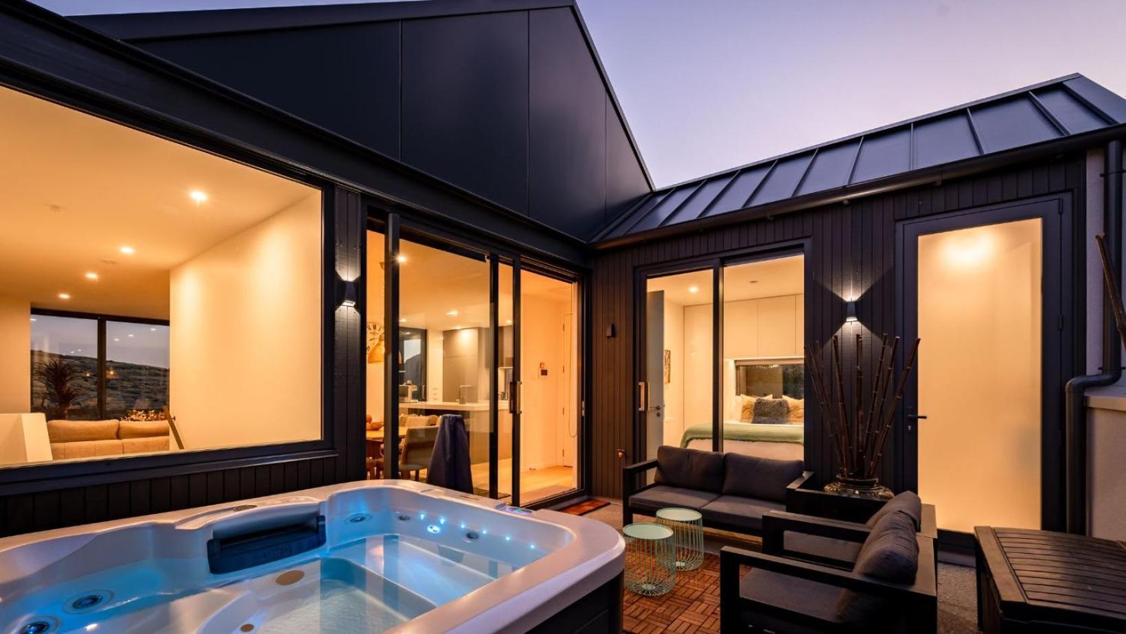 The Tiers- Hot Tub- Ac- Bbq- Free Parking Villa Queenstown Eksteriør billede