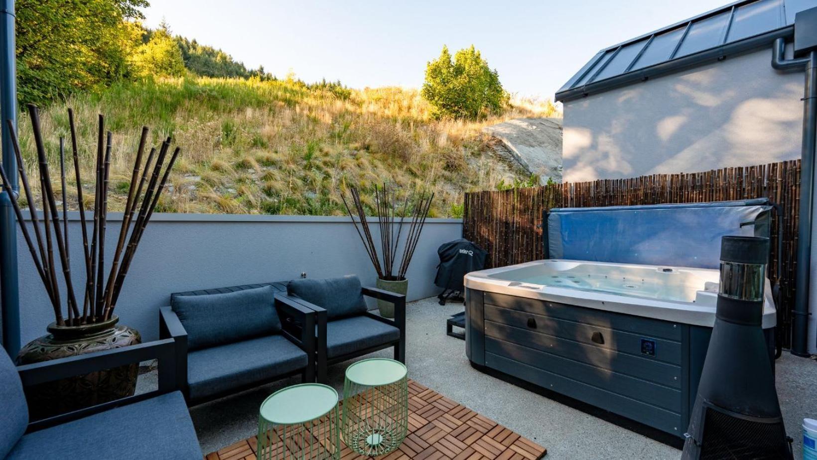 The Tiers- Hot Tub- Ac- Bbq- Free Parking Villa Queenstown Eksteriør billede